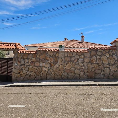 Villa Los Cantos โตเลโด ภายนอก รูปภาพ