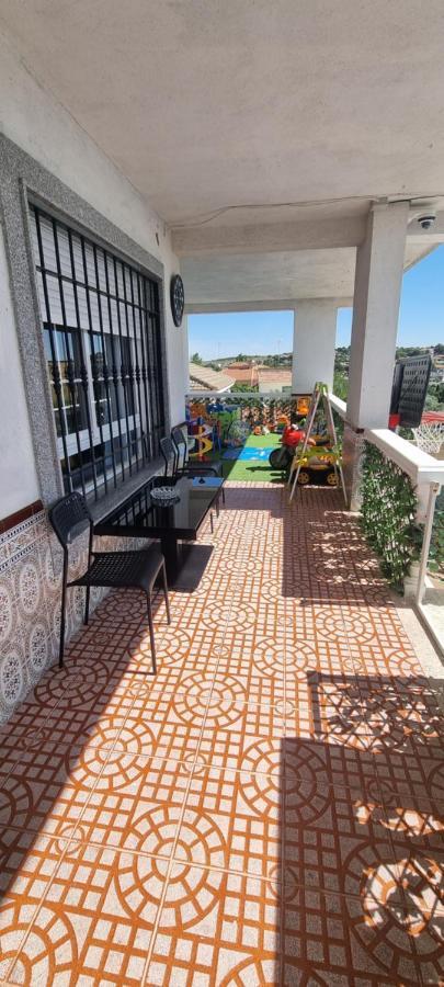 Villa Los Cantos โตเลโด ภายนอก รูปภาพ