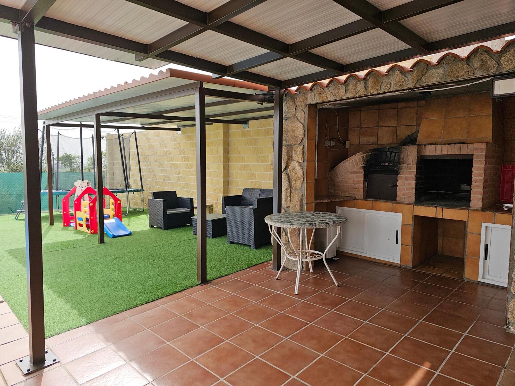 Villa Los Cantos โตเลโด ภายนอก รูปภาพ
